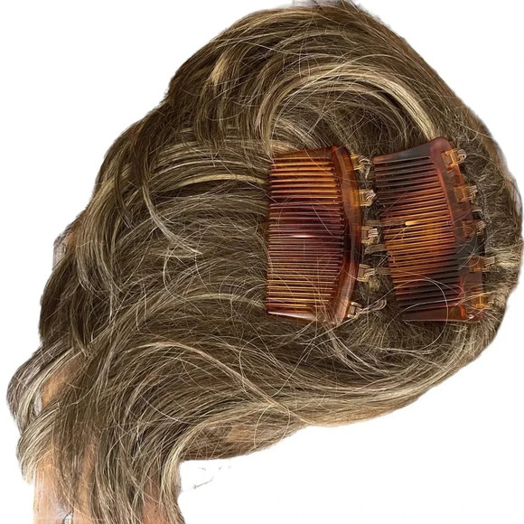 Toni’s Can-Do Hair Topper Brown Blond With Combs. - Picture 4 of 4